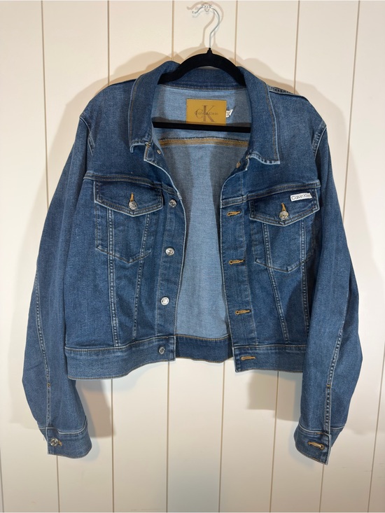 Calvin Klein Jackets & Blazers - Calvin Klein Medium Blue Denim Trucker Jacket - Size XL